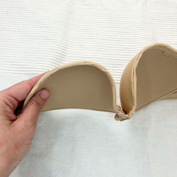 Calvin Klein Lightly Lined Constant Strapless Bra - Picture 6 of 9